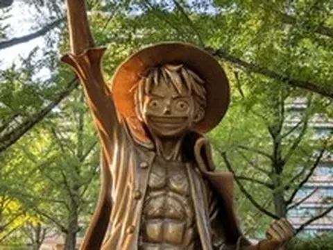 Tượng Luffy trong One Piece vẫn hiên ngang sau trận động đất rung chuyển Nhật Bản