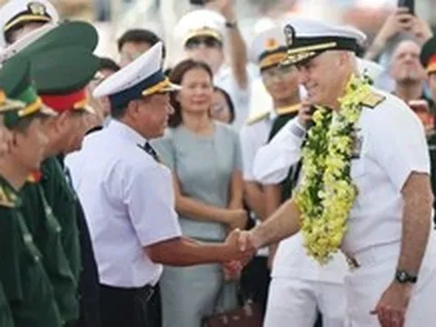 Bộ Tư lệnh Vùng 3 Hải quân chủ trì lễ đón đoàn tàu Hải quân Mỹ