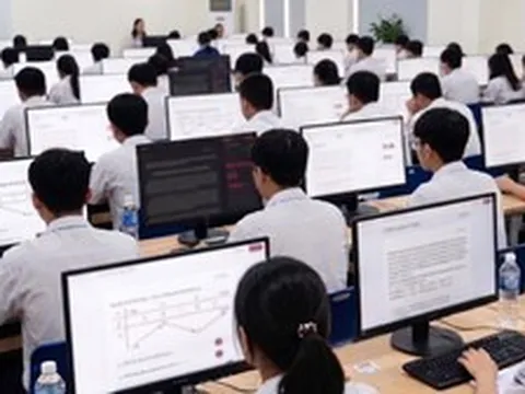 Dự kiến từ 2027 thi tốt nghiệp THPT trên máy tính tại nơi đủ điều kiện
