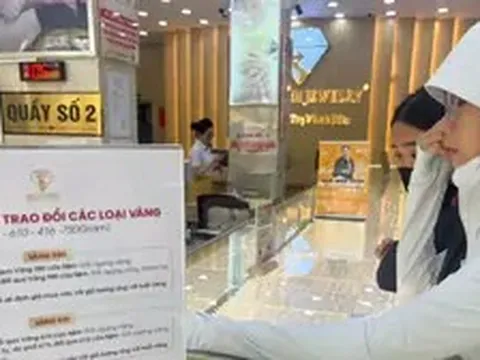 'Bạc mặt' vì vàng, kim cương
