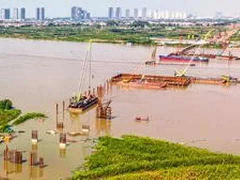 Toàn cảnh cầu Ngọc Hồi gần 12.000 tỷ đồng vượt sông Hồng sau 11 tháng thi công