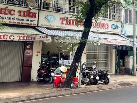 Ngoài tắc thanh khoản, tiệm vàng, kim cương còn đóng cửa vì điều gì?