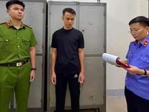 Bắt đối tượng giả danh công an, cưỡng đoạt tiền của cô gái trong khách sạn