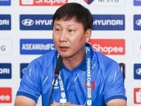 HLV Kim Sang Sik để ý cầu thủ nhập tịch từ Nhật Bản, Hàn Quốc của Singapore