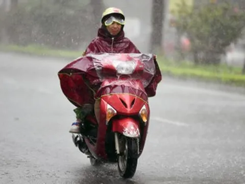 Miền Bắc giảm mưa lớn, nguy cơ sạt lở vẫn rình rập do đất đã no nước