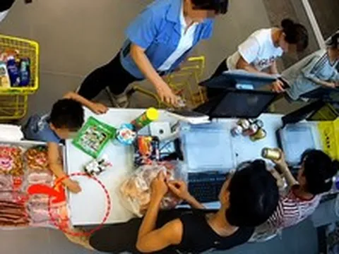 Một đoạn video đưa con đi học khiến nhiều phụ huynh giật mình: Hóa ra không ít cha mẹ đang thất bại vì "giáo dục ngầm" trong gia đình