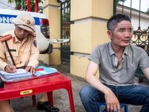 Bị phát hiện nồng độ cồn, tài xế nói 'không uống rượu bia, mặt đỏ do làm việc'