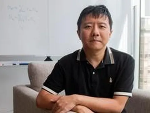 Giáo sư vừa nhận giải "Nobel Toán học" là wibu chúa, thích đọc "manga tình cảm con gái"