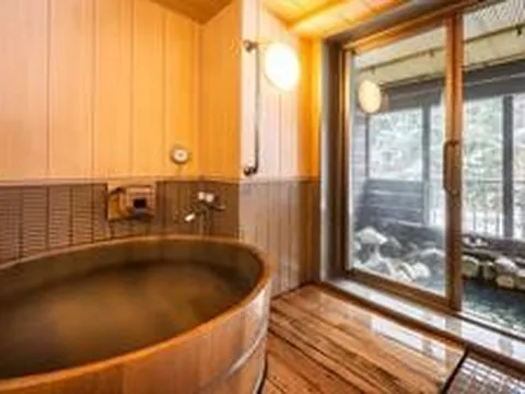 Vì sao người Nhật thường dùng chung một bồn tắm mà không thay nước? Họ thực sự tiết kiệm đến vậy sao?