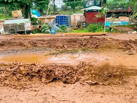 Giếng khoan sâu 170m phun bọt khí, nước cao hơn 10m: Phạt chủ hộ 42,5 triệu đồng
