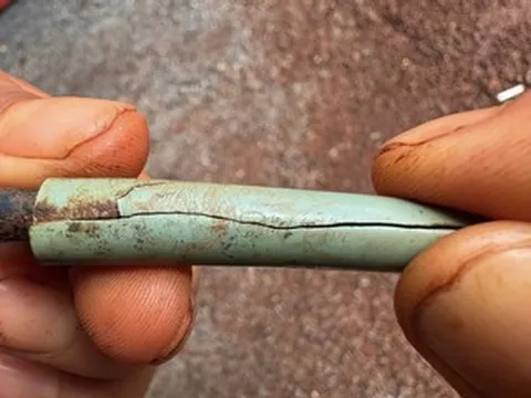 Phát hiện cây bút khắc tên 'Văn Chín' bên hài cốt liệt sĩ ở Đồng Nai