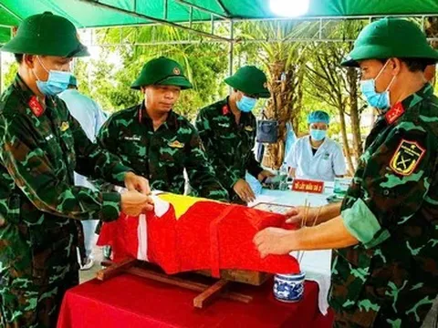 Tìm thấy mảnh nhôm khắc tên 'Đinh Xuân Tình' trong mộ liệt sĩ ở Nghệ An