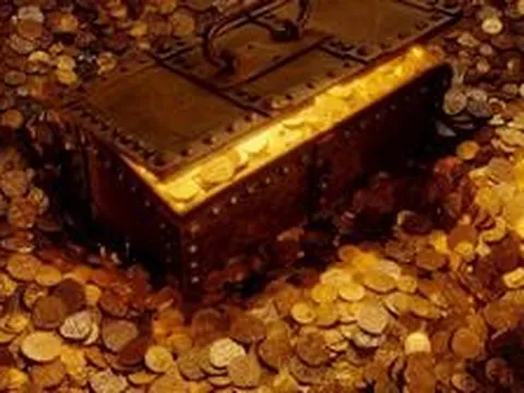 Sửa biệt thự cổ, anh thợ ống nước phát hiện rương chứa đầy vàng, trị giá hơn 60 tỷ