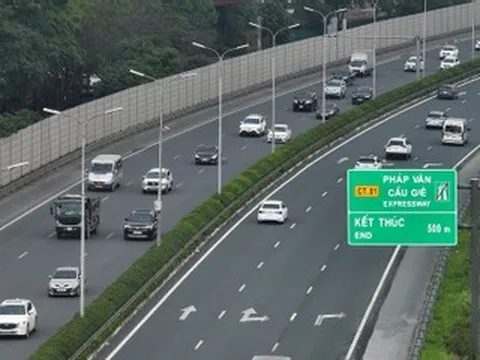 Làn trái cao tốc chỉ để vượt: Chạy đúng tốc độ tối đa vẫn phải nhường đường?