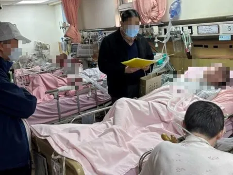 Người phụ nữ 60 tuổi đột ngột tử vong khi đang xem tivi, bác sĩ cảnh báo thói quen "cực độc"