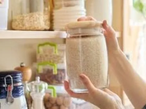 5 loại thực phẩm trong tủ bếp hết hạn hoặc bảo quản không đúng tuyệt đối không nên tiếc