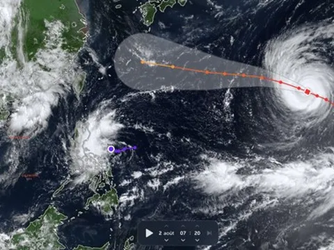 Bão Dolphin hướng về Trung Quốc, phía đông Philippines sắp có thêm bão mới