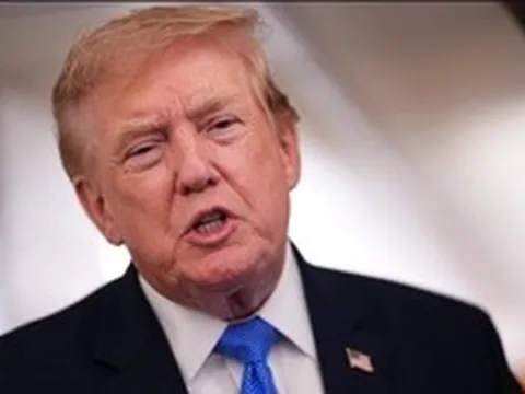 Quan chức Nhà Trắng tiết lộ ông Trump thường gọi cho cấp dưới lúc 2h, 4h sáng