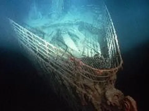 Vì sao đến bây giờ người ta vẫn chưa vớt xác tàu Titanic lên?
