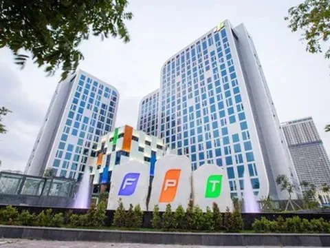 Cổ phiếu FPT, PNJ, FRT... 'rủ nhau' tím trần, VN-Index tăng hơn 27 điểm