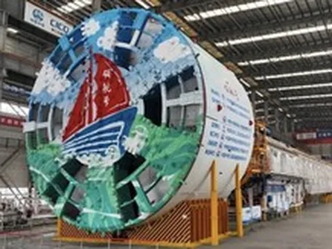 Siêu máy đào hầm 4.000 tấn đào hơn 11km dưới sông Trường Giang