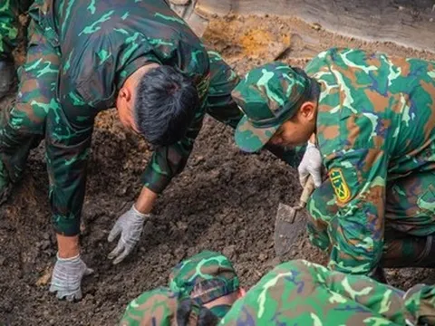 Xử lý phần đồi đất trong công viên Lê Thị Riêng, tìm thấy thêm 14 hài cốt liệt sĩ