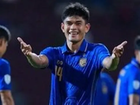 Philippines - Thái Lan (Hiệp 1) 0-0: Sân trơn khiến Thái Lan gặp khó