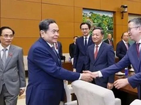 Chủ tịch Quốc hội đề nghị ngoại giao tiên phong thu hút các dòng vốn thế hệ mới