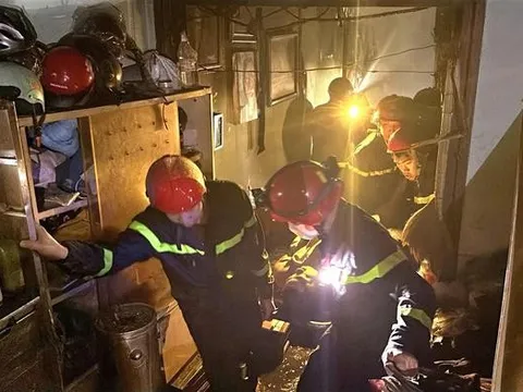 Cháy nhà 2 tầng kinh doanh cà phê, 2 cha con chủ nhà tử vong, 1 người nguy kịch