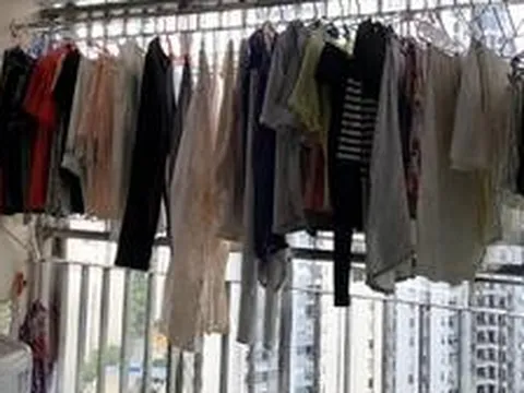 Vì sao ngày càng nhiều gia đình không còn phụ thuộc vào giàn phơi? 1 thiết bị giải phóng cả ban công đang trở thành xu hướng mới