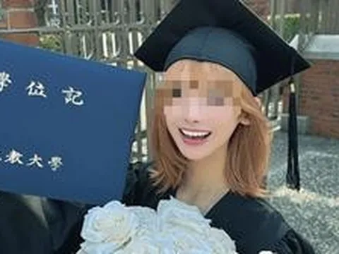 Fangirl nổi tiếng của nhóm nhạc nam K-Pop nghi tự tử ngay trên sóng livestream vì bị fandom bạo lực mạng thời gian dài