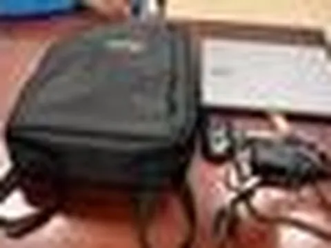 Phát hiện 1 ba lô bên trong có laptop cùng nhiều sách vở bị cầm nhầm tại sân bay Tân Sơn Nhất
