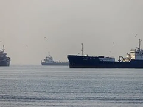 Reuters: Iran sẽ kiểm soát tàu vào vịnh Ba Tư qua Hormuz theo thỏa thuận với Oman