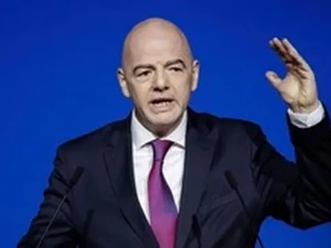 Dù đã xin lỗi, ông Infantino vẫn nhận tỉ lệ phản đối 86%