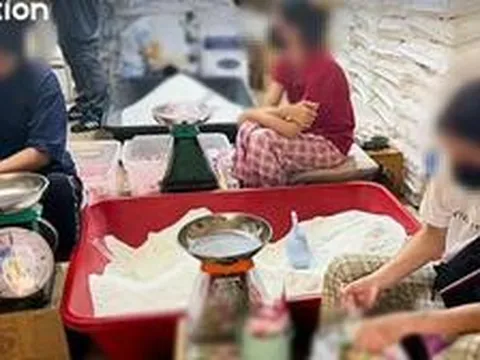 Đột kích một căn nhà sau 3 tháng theo dõi, công an phát hiện đường dây sản xuất bột ngọt giả suốt 2 năm, tịch thu gần 25.000 sản phẩm tại Thái Lan