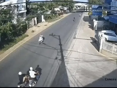 Tạm giữ thanh niên đạp ngã chồng cũ của bạn gái giữa đường