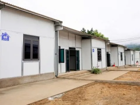 Thi công 'thần tốc', bàn giao 24 nhà mới cho người dân vùng lũ quét Mường Than