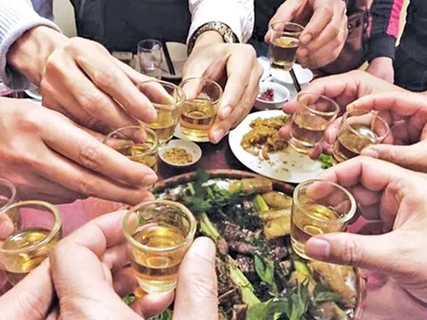 6 thực phẩm nên ăn trước khi uống rượu giúp cơ thể "đỡ quá tải", phái mạnh nên biết