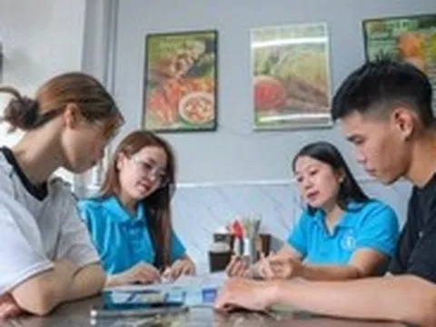 Tin tức sáng 7-8: TP.HCM thúc tiến độ hỗ trợ bảo hiểm cho người dân; Lo 'đại dịch' cận thị học đường
