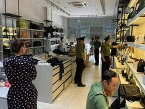 Khởi tố vụ buôn bán hơn 3.600 sản phẩm giả mạo nhãn hiệu nổi tiếng