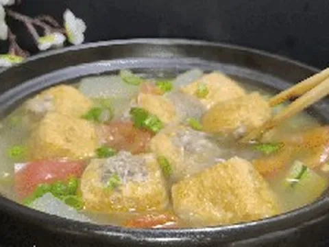 Món ăn này rất ngon, chỉ cần nấu một nồi toàn nguyên liệu đơn giản thôi là đủ khiến cả nhà "ăn tì tì"