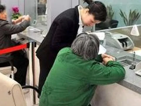 Khách gửi tiết kiệm hơn 77 triệu đồng, 2 tháng sau được ngân hàng Trung Quốc thông báo: “Tiền đang nằm trong tài khoản của công ty bảo hiểm”