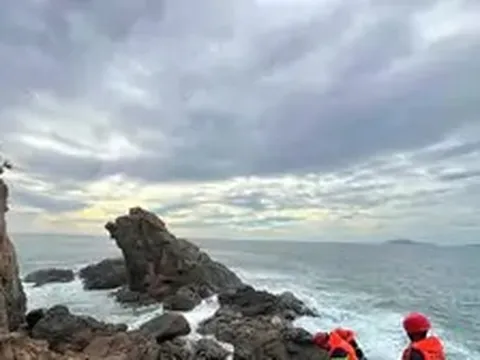 Vụ 3 cô gái bị sóng cuốn mất tích: Đã cấm trekking tự phát xuống Mũi Nghê từ lâu