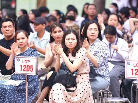 Đề xuất cấm ban đại diện cha mẹ học sinh tự đặt ra các khoản thu