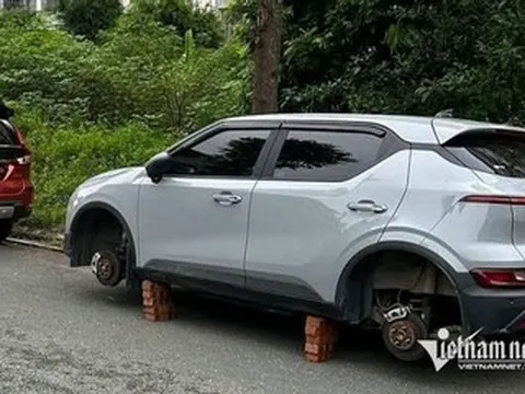 Nữ chủ ô tô kể phút biết xe bị tháo mất 2 bánh khi đỗ ở khu đô thị Hà Nội