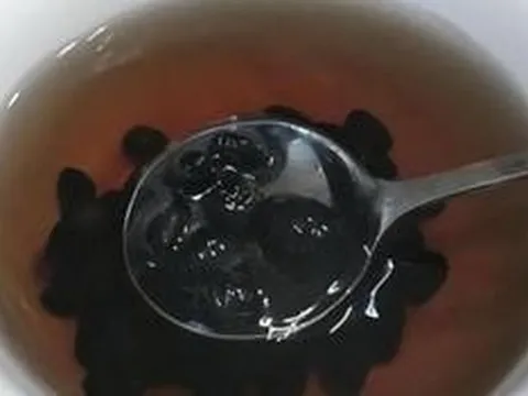 Uống nước đậu đen ngâm mỗi ngày, người phụ nữ 59 tuổi bất ngờ khi đi khám