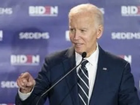 Ông Biden bị ung thư đã di căn vào xương