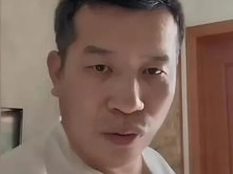 Một tài xế công nghệ chua xót: Dậy sớm thức khuya nuôi 2 con học ĐH, về nhà lại đối mặt với hai cánh cửa đóng kín