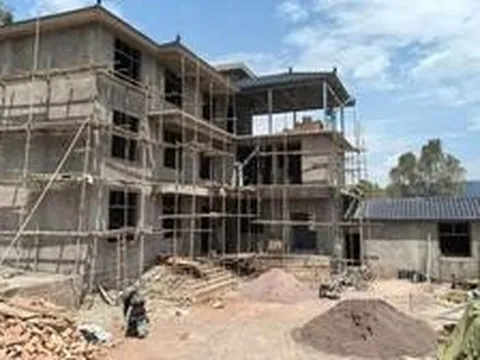 Nghỉ lễ về quê, tôi bất ngờ thấy nhà mới mọc lên khắp làng: Bạn cũ nói 5 lý do khiến tôi phải suy nghĩ