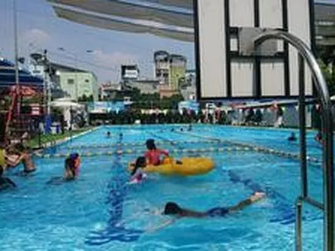 Tôi đưa con đi mà một tiếng sau, chồng mới hốt hoảng gọi điện tìm kiếm, nghe xong câu anh hỏi mà tôi thấy vừa buồn cười vừa xấu hổ